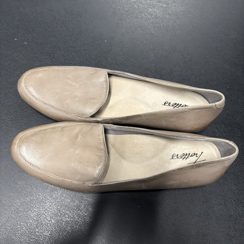 Trotters Shoes Womens 9.5‎ N Beige Leather Slip-on Casual - Picture 3 of 7
